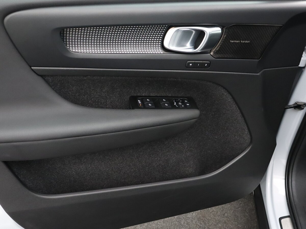 35405000 volvo xc40 1 5 t5 recharge r design panorama dak 360 camera adcada