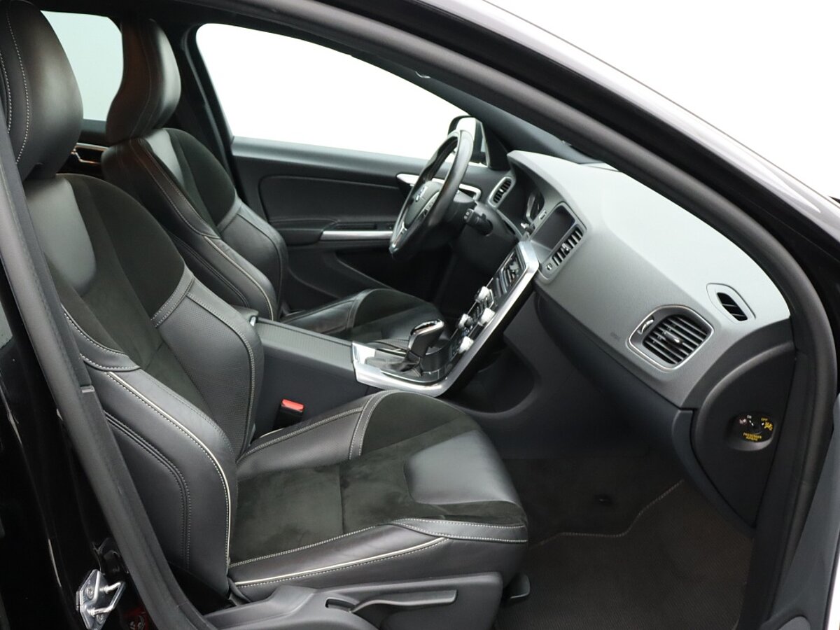 36050213 volvo v60 1 5 t3 r design 92