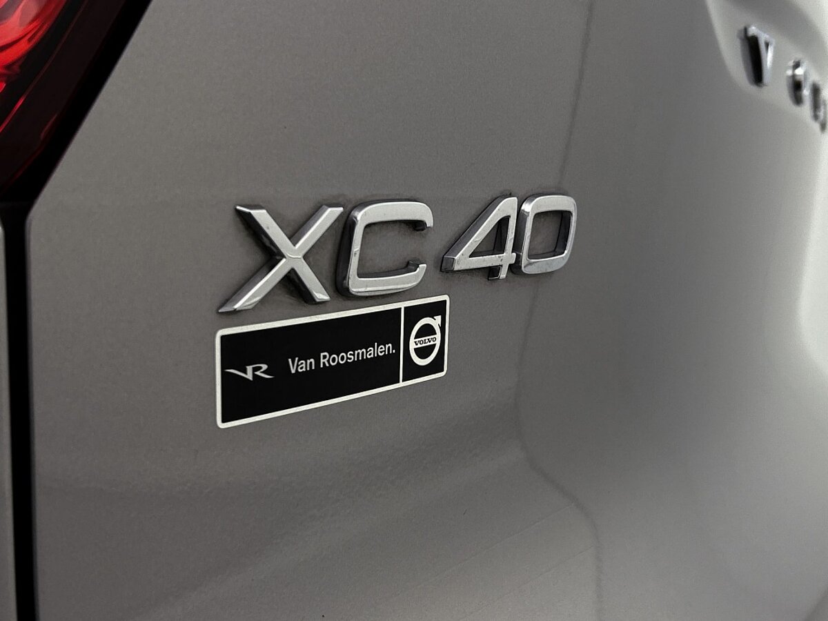 45034513 volvo xc40 1 5 t4 core bright 76
