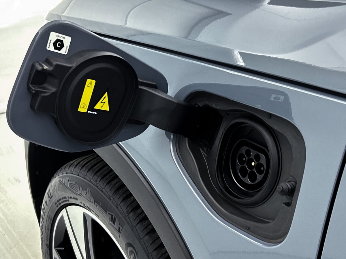 45491777 volvo xc40 1 5 t4 rech r design harman kardon achteruitrijcamera cru 39