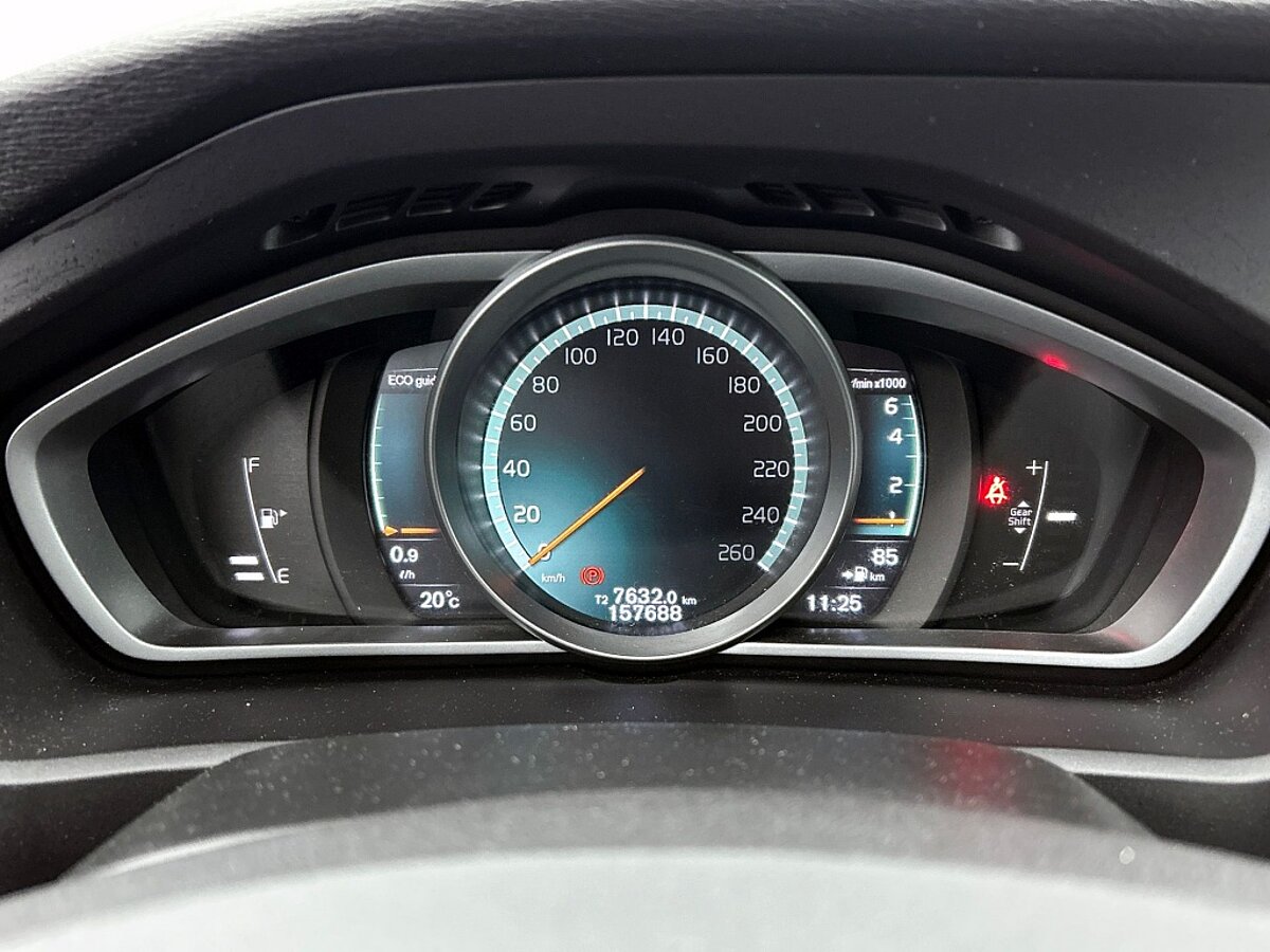 47390274 volvo v40 2 0 t3 nordic 51