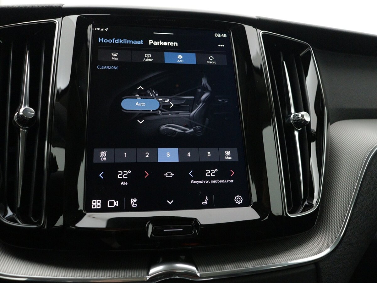 43680818 volvo xc60 2 0 t8 awd plus dark harman kardon 09