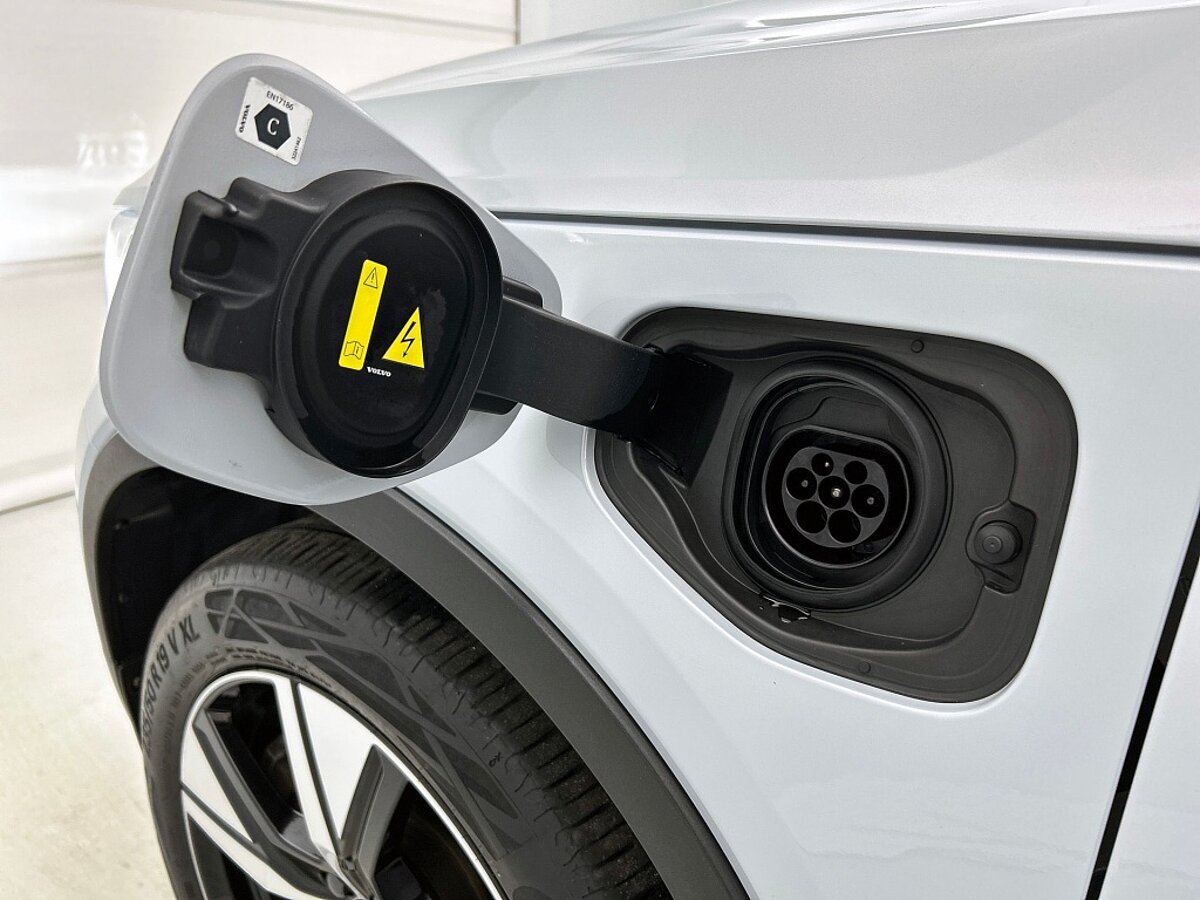 47001546 volvo xc40 1 5 t5 r design panorama dak trekhaak climate pack camer e70af3