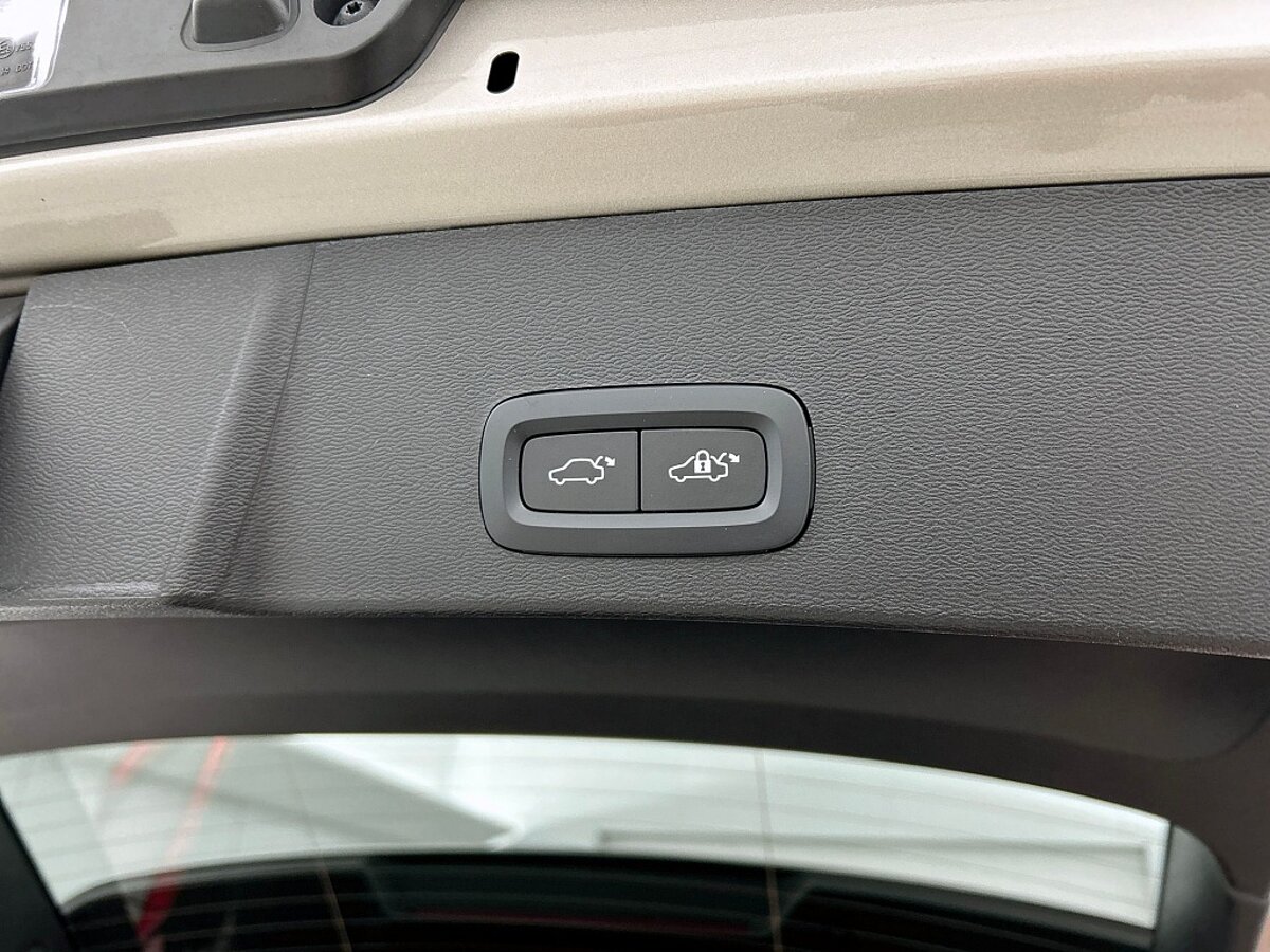 47093947 volvo xc40 1 5 t4 ultimate bright pilot assist trekhaak panoramadak 33