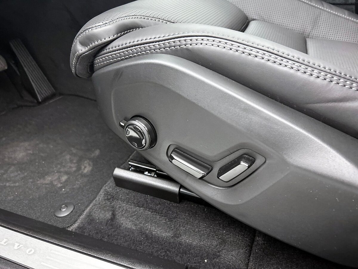 49114272 volvo xc60 2 0 t6 awd ultra black edition 43