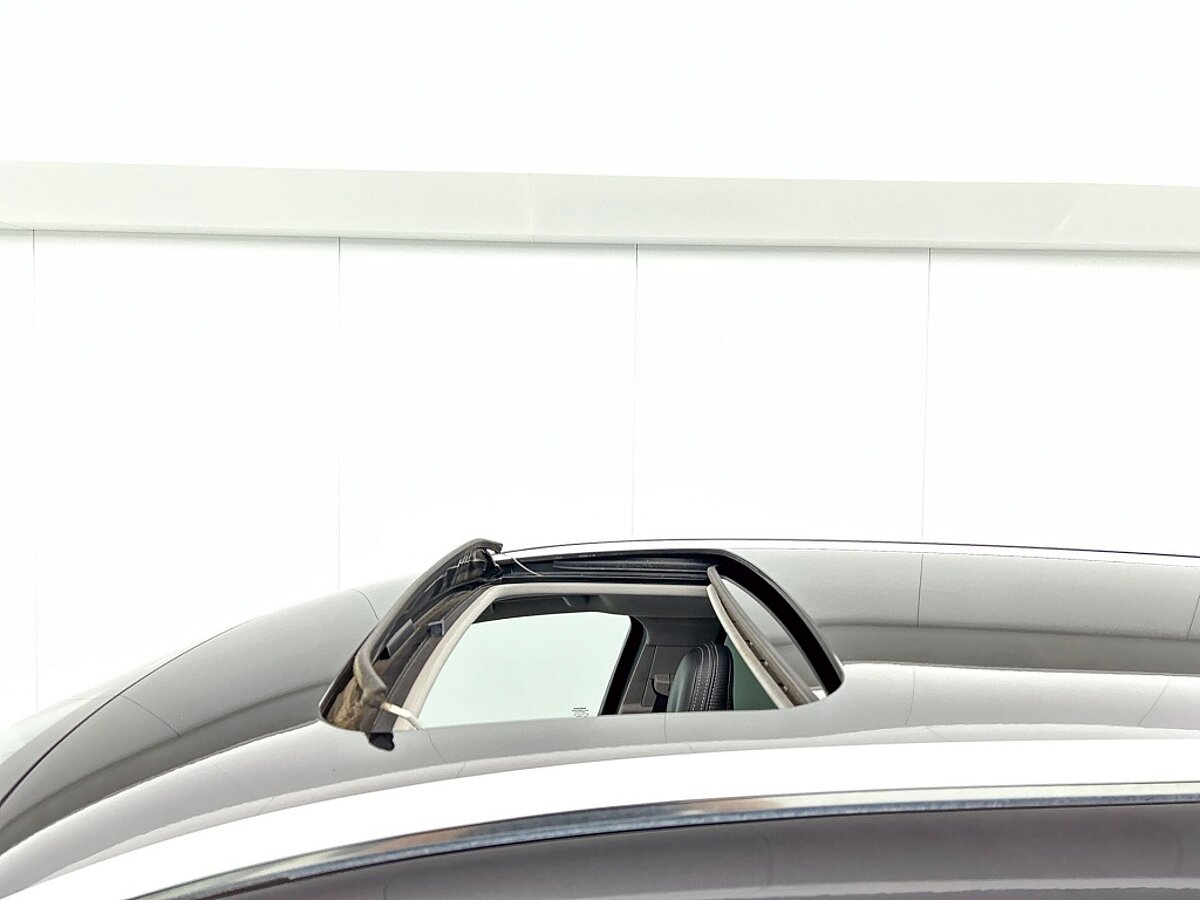 49484289 volvo v60 1 6 t4 r design panorama dak trekhaak memory seats 01