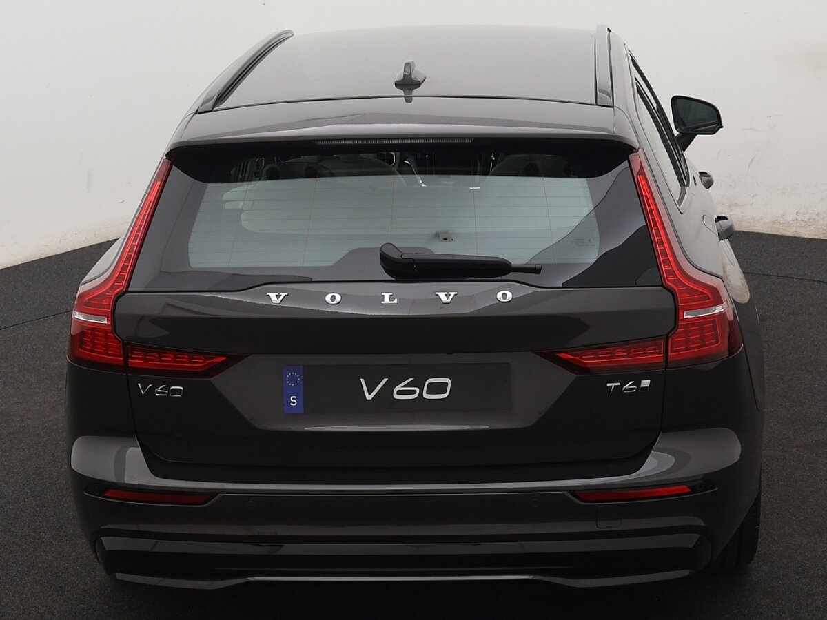 39204298 volvo v60 2 0 t6 awd plus dark 9 09