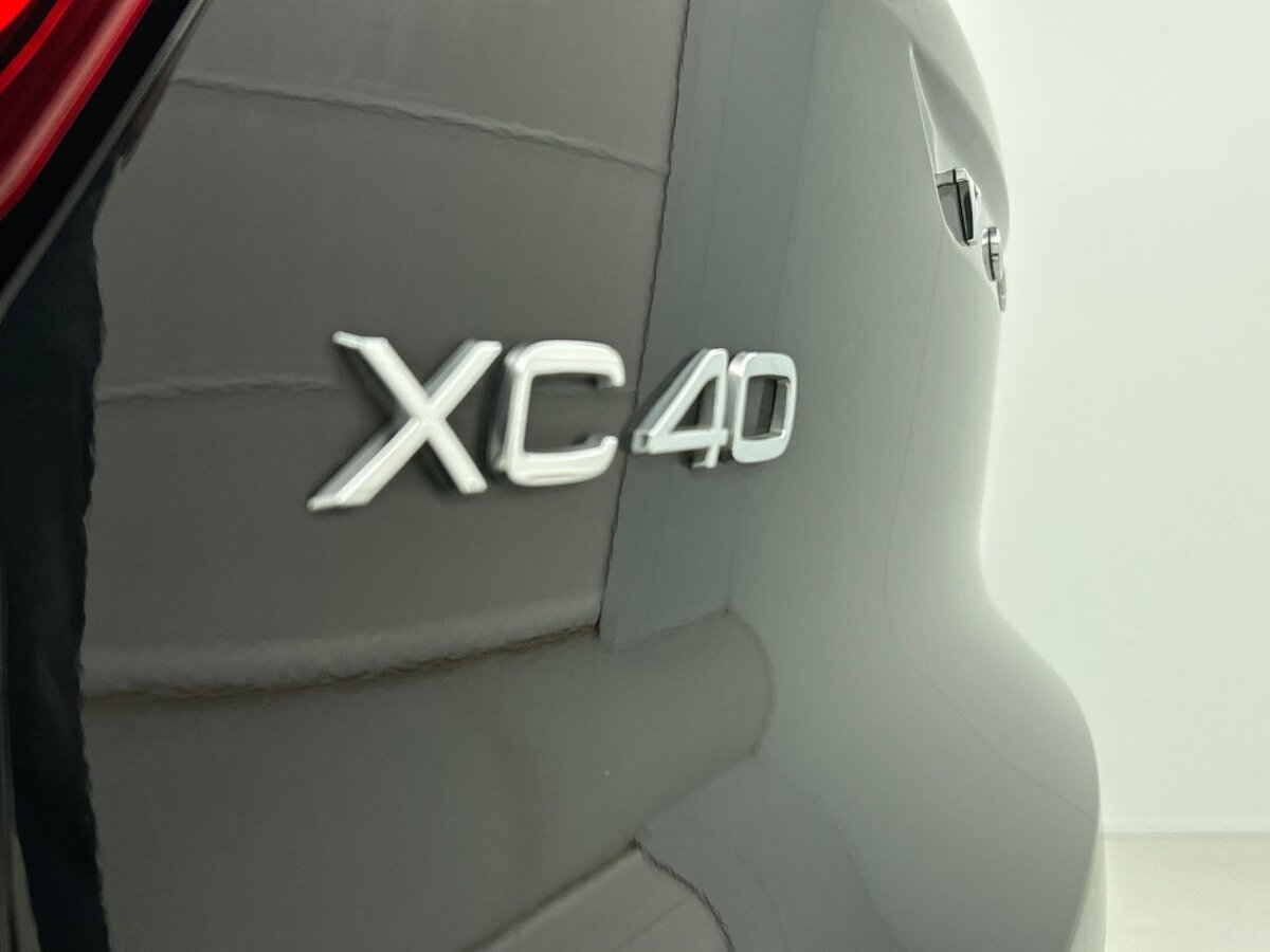 44458767 volvo xc40 1 5 t4 recharge r design expression trekhaak 84