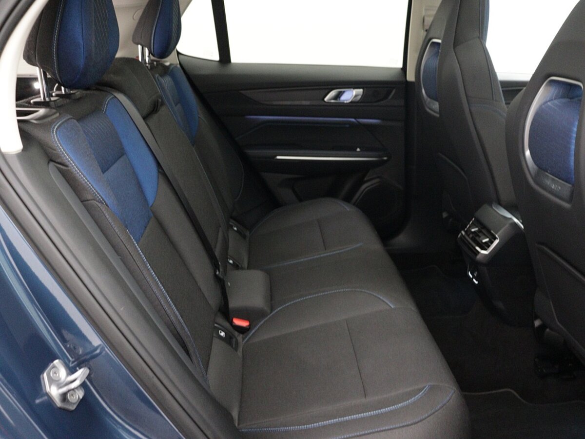45240195 lynk co 01 1 5 phev panoramadak 360 camera adaptieve cruise control 14