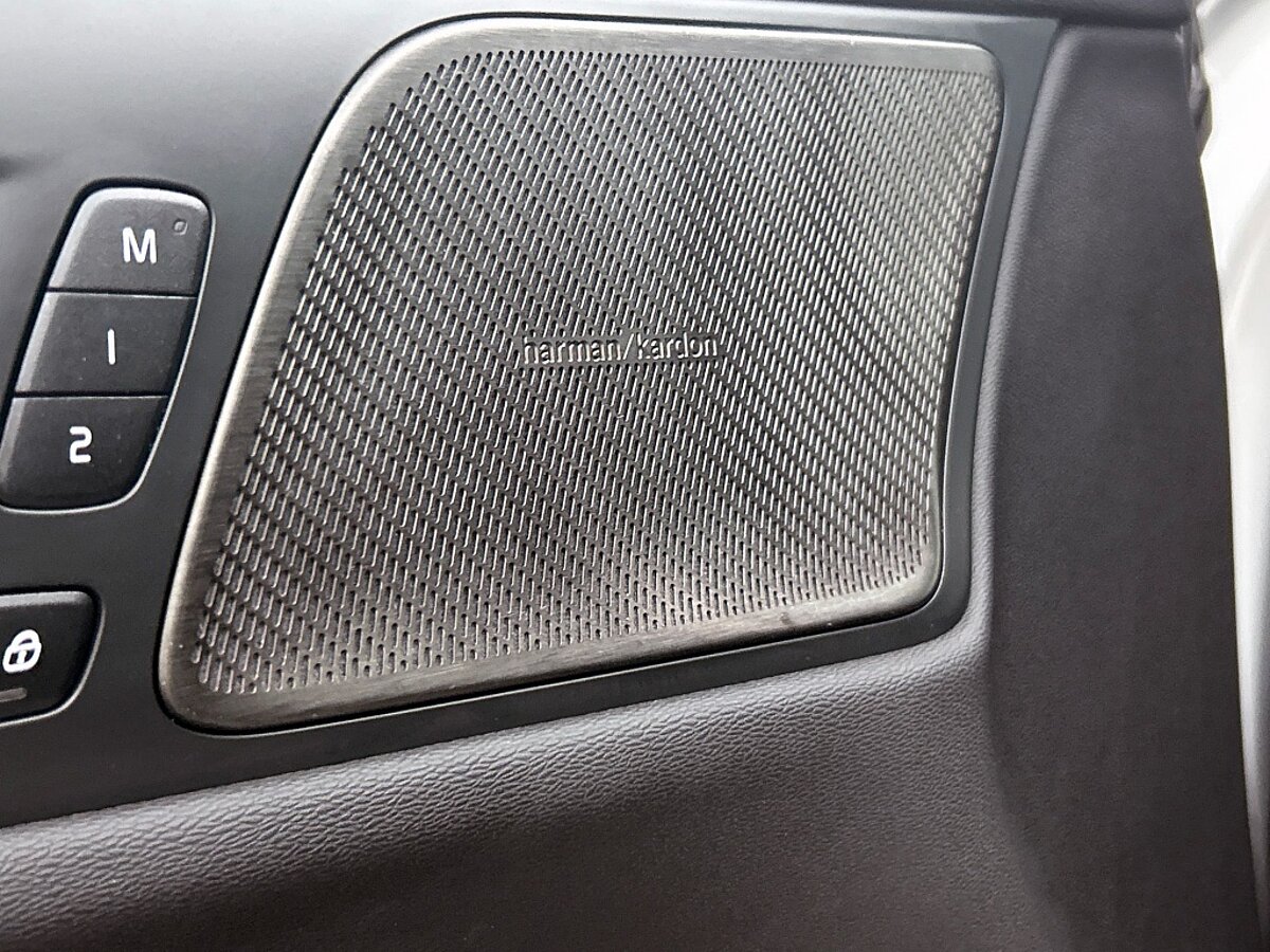 45432779 volvo v60 2 0 t6 plus trekhaak panorama dak 360 camera d52908