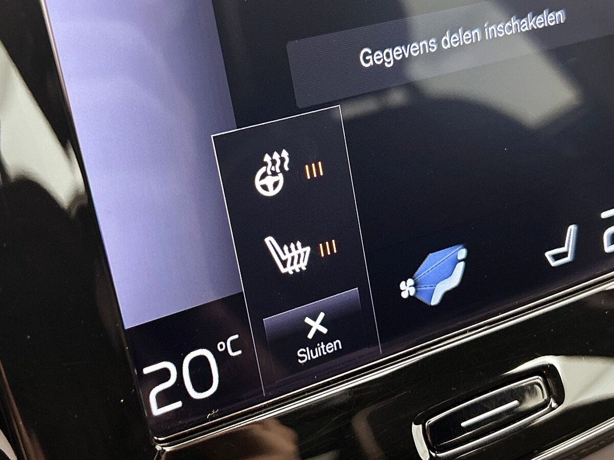 48084423 volvo xc40 1 5 t5 recharge r design 9