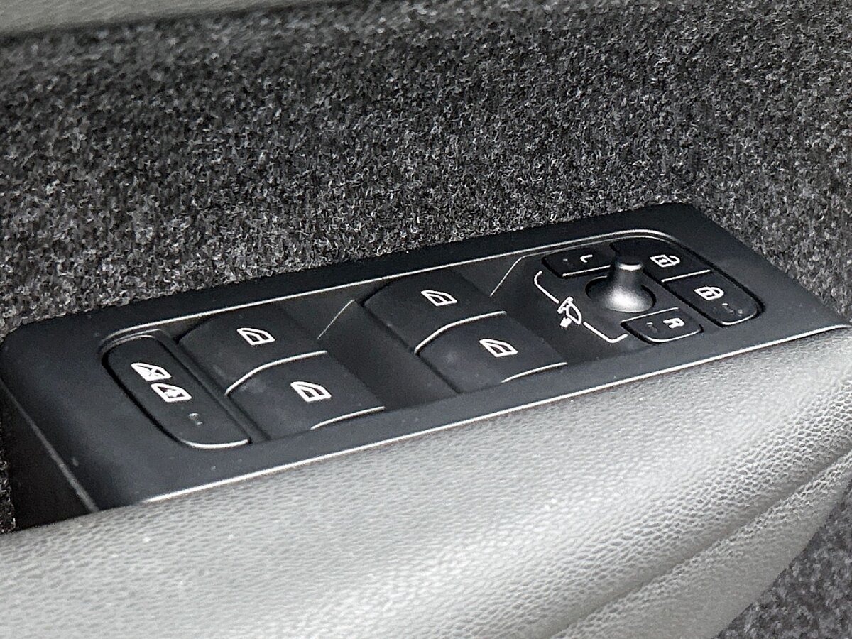 48534360 volvo xc40 ultimate pano 360 memory seats 20 inch all season 41