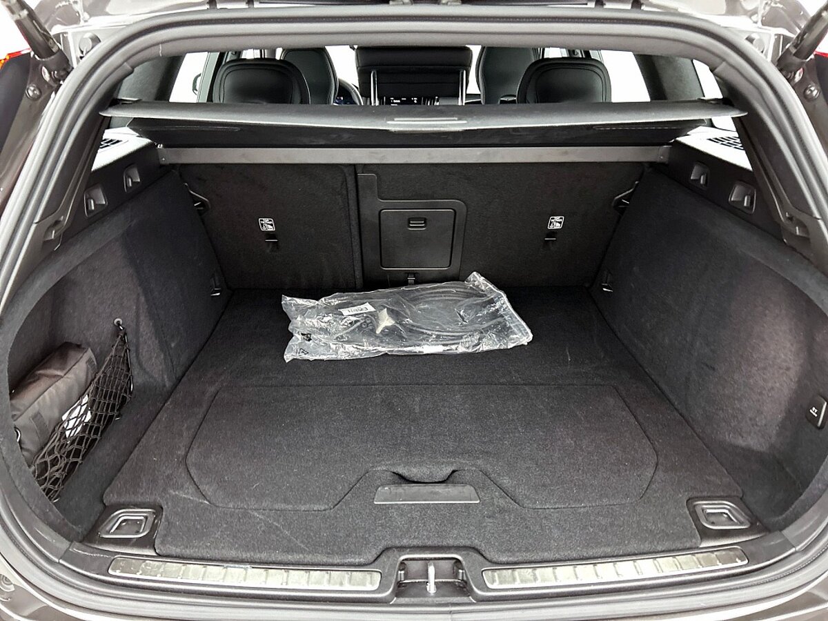 49833852 volvo v60 2 0 t6 awd plus dark trekhaak leder camera 360 harman ka 59