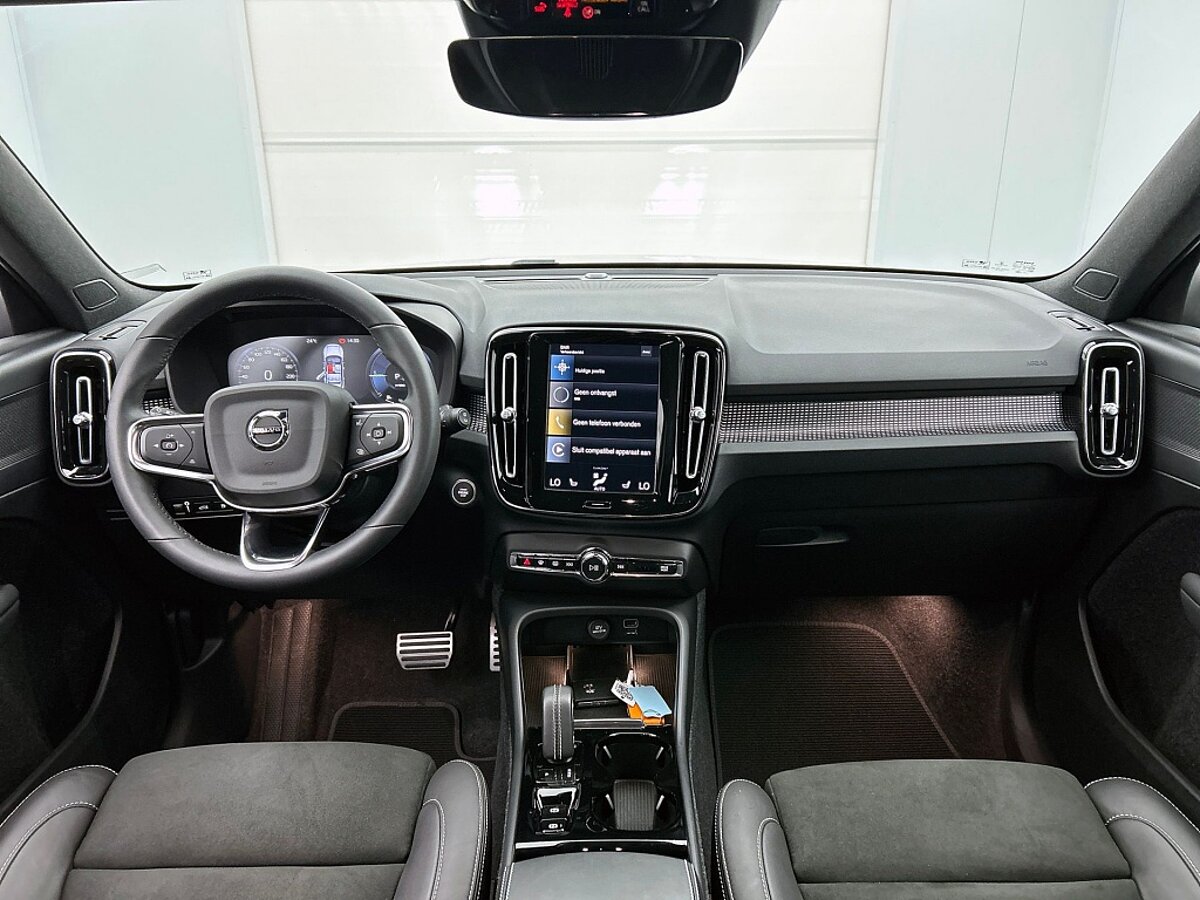 46060545 volvo xc40 1 5 t4 recharge r design 7 03