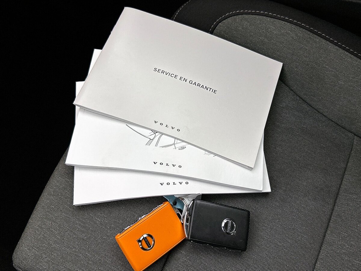 48948034 volvo xc40 1 5 t4 plug in hybrid core bright navigatie sensoren voor 42