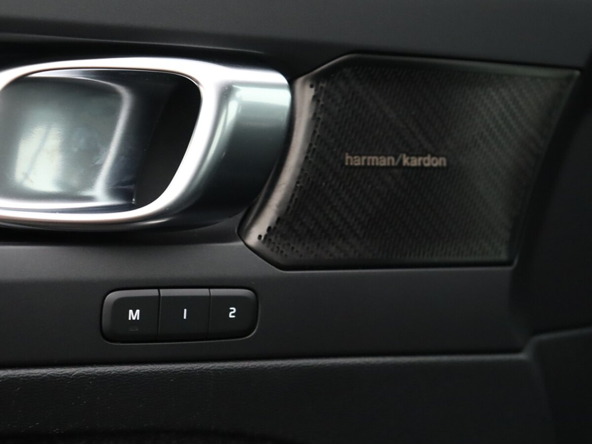 35835361 volvo xc40 recharge pro panorama dak harman kardon memory stoelen e1a1a6