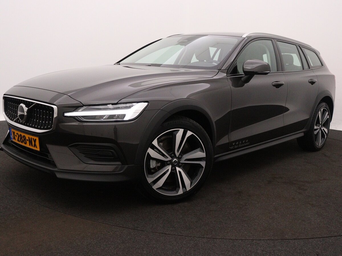 44271025 volvo v60 2 0 b5 cross country awd 52