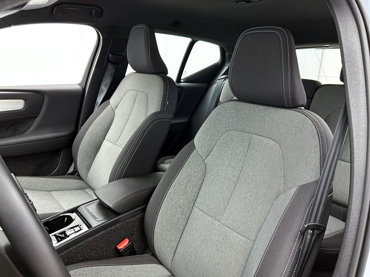 47271279 volvo xc40 2 0 b4 plus dark trekhaak automaat navigatie 25