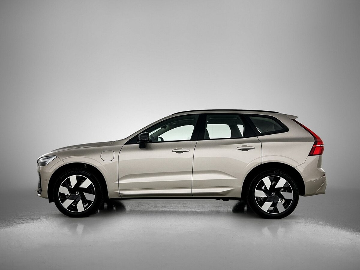 47513316 volvo xc60 2 0 t6 awd u dark 2 02