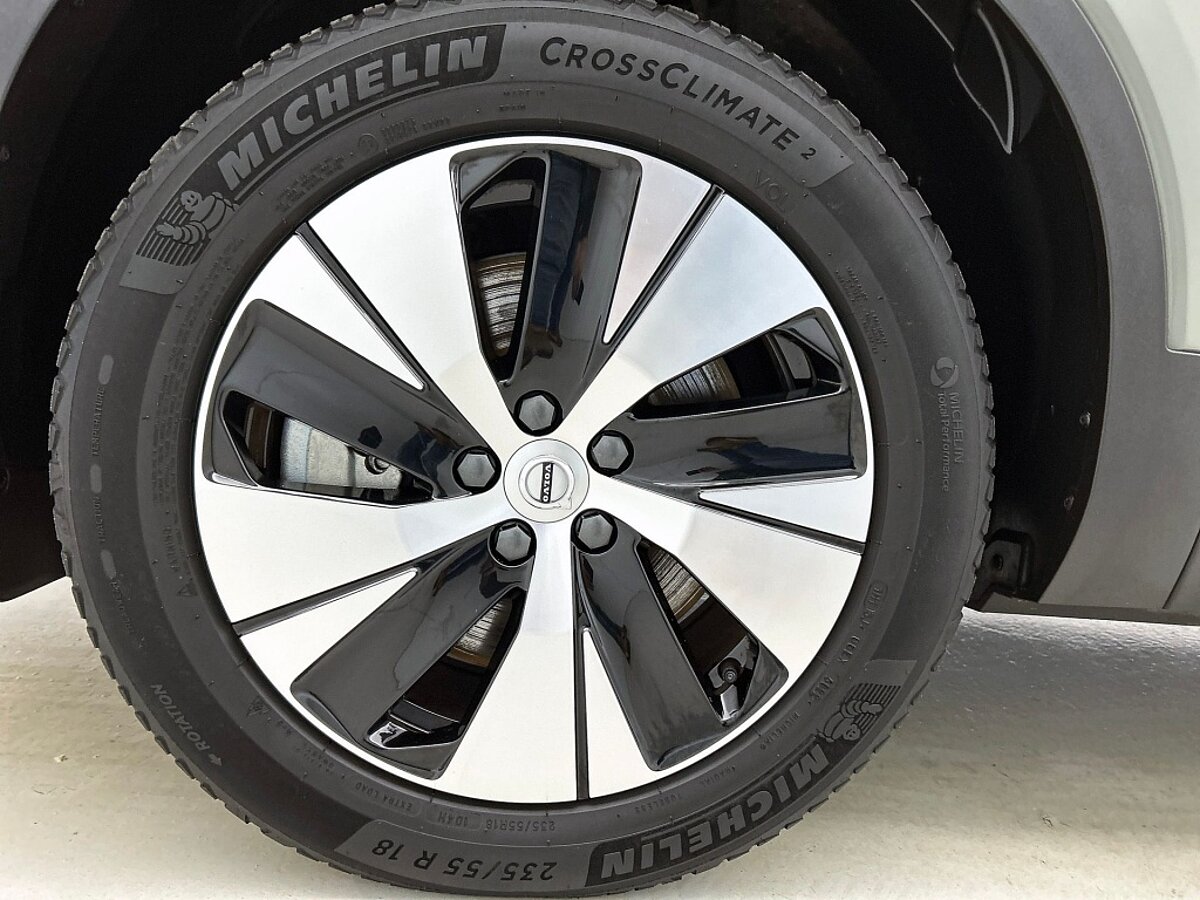 48948034 volvo xc40 1 5 t4 plug in hybrid core bright navigatie sensoren voor 01