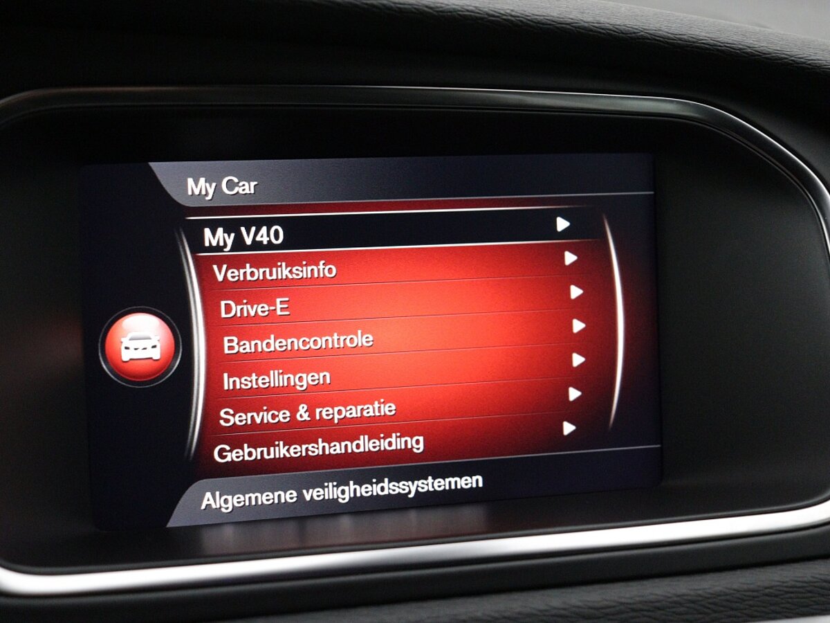44623939 volvo v40 2 0 d3 edition 92