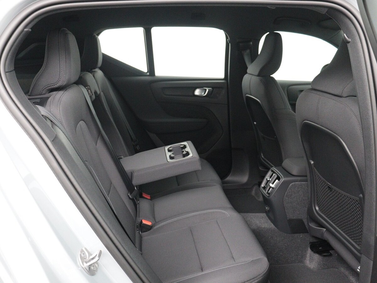 46247872 volvo xc40 extended range core 82 kwh 48