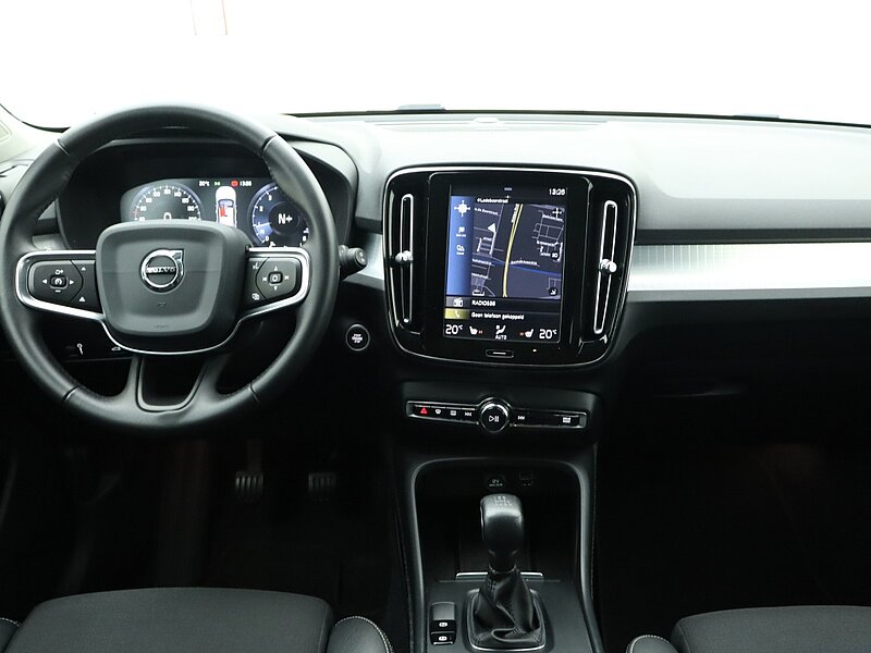 35574398 volvo xc40 1 5 t3 momentum pro 6 03