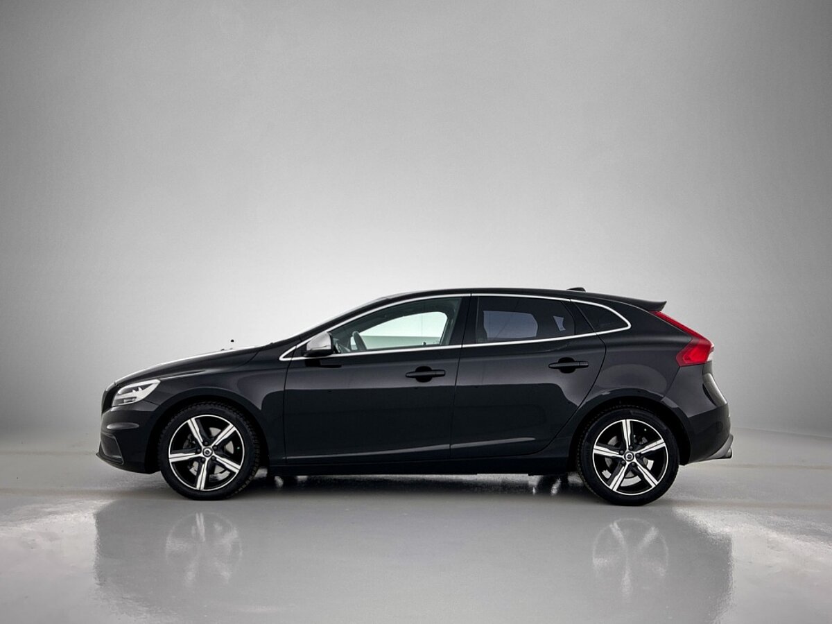 44488210 volvo v40 2 0 t4 business sport 2 01
