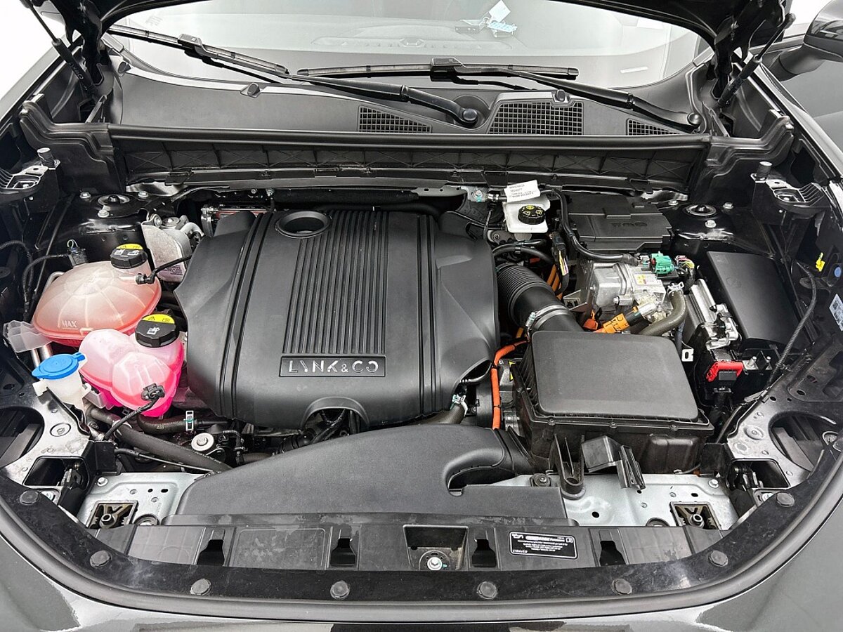 46742268 lynk co 01 1 5 phev black edition 46