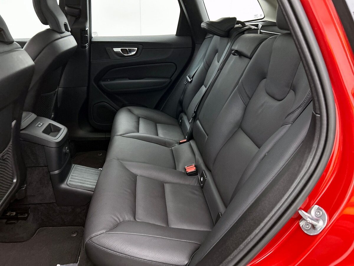 47588242 volvo xc60 2 0 t6 plug in hybrid awd ultimate dark 360 camera adative 75ba04