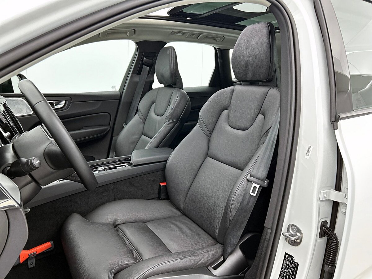 49302488 volvo xc60 t6 recharge awd ultimate dark bowers wilkins luchtvering 75