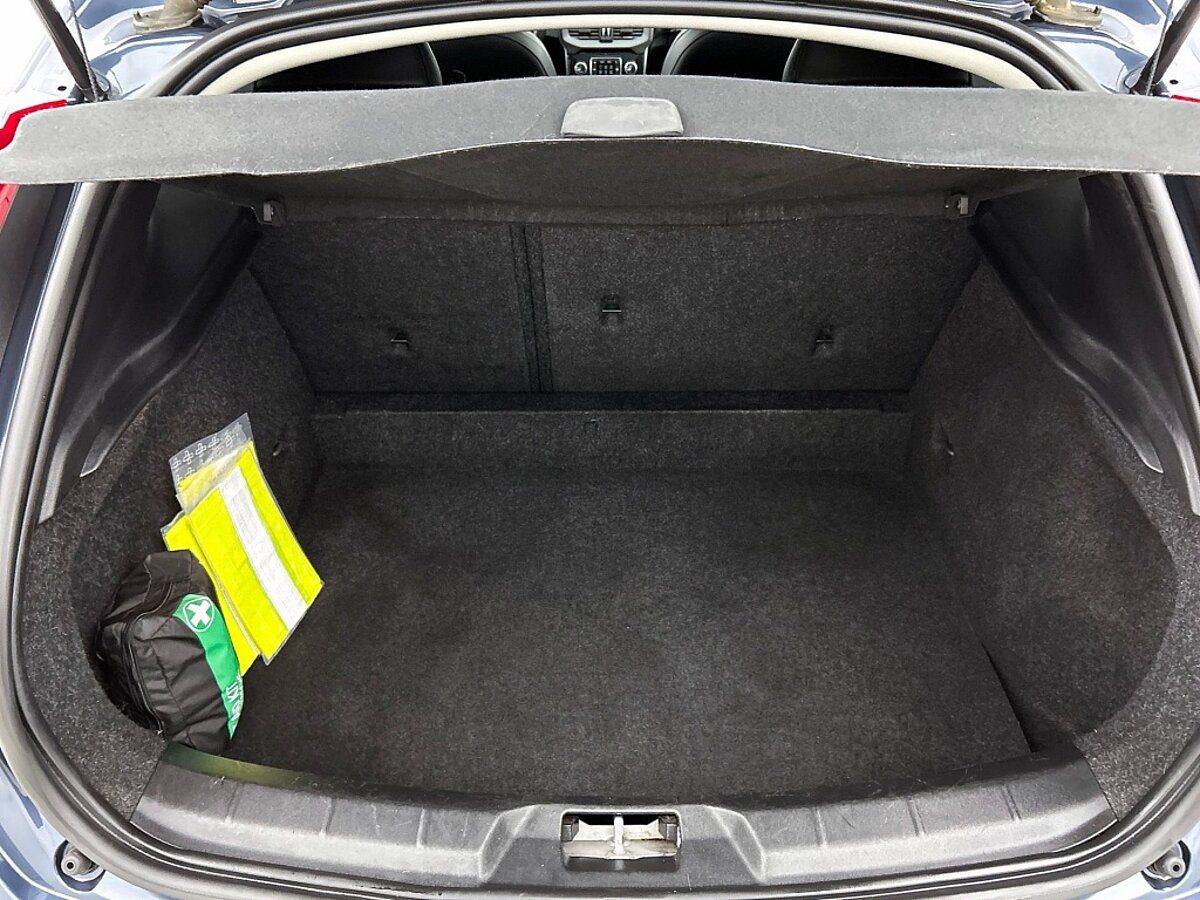 49484294 volvo v40 cross country 1 5 t3 polar luxury trekhaak panoramadak harman kardon 60