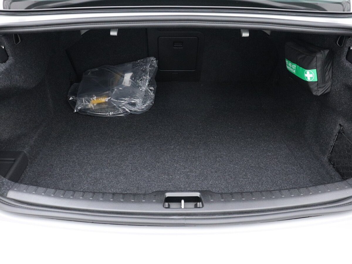38476932 volvo s60 2 0 recharge t6 plus dark 19 inch memory stoelen camera 855ff2