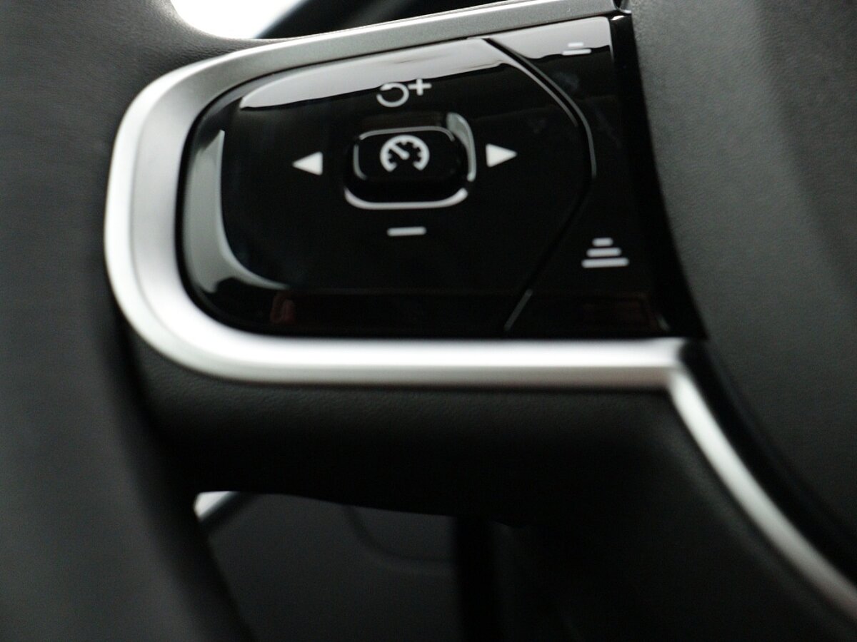 43680818 volvo xc60 xc60 t8 awd plus dark plug in harman kardon 20