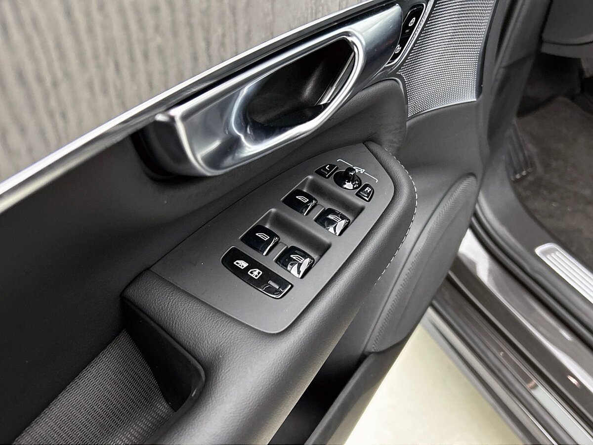 48296559 volvo xc90 2 0 t8 awd ultra dark e16d32