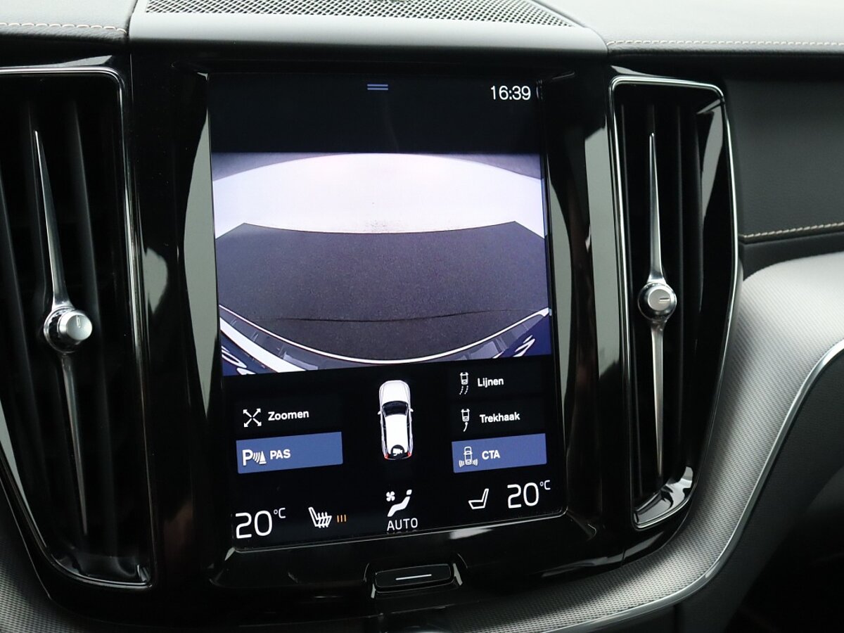 35352215 volvo xc60 2 0 t8 te awd r design 30