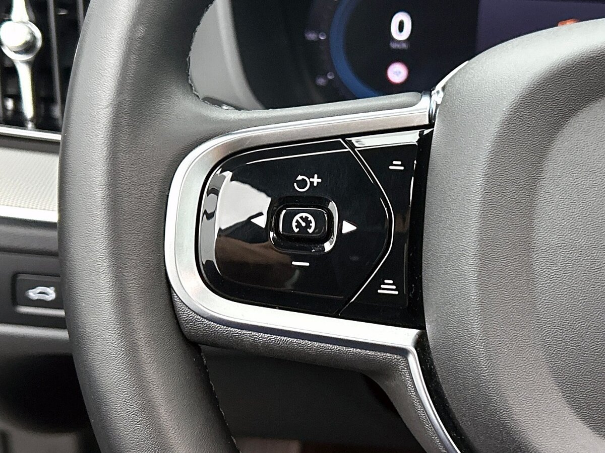 48340442 volvo xc60 2 0 t6 plug in hybrid awd ultimate dark luchtvering trekhaak 6 04