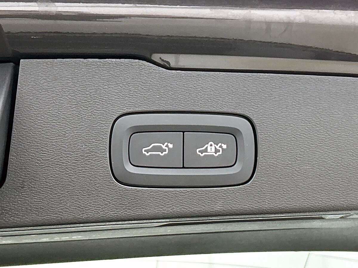 49833852 volvo v60 2 0 t6 awd plus dark trekhaak leder camera 360 harman ka 65