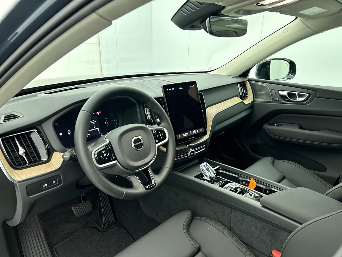 49836584 volvo xc60 t6 plus dark recharge head up panoramadak getint glas 13