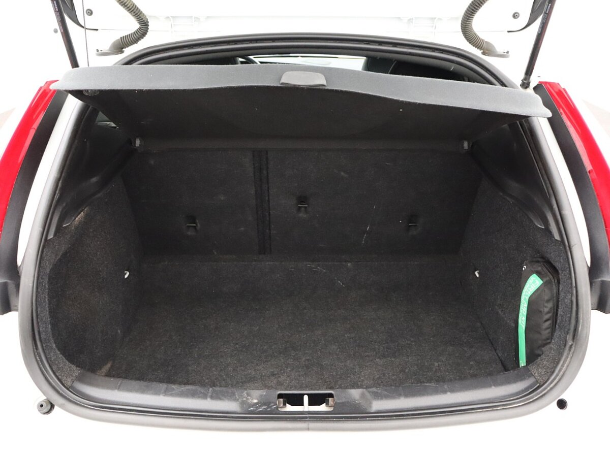 35952887 volvo v40 1 5 t3 polar sport 83