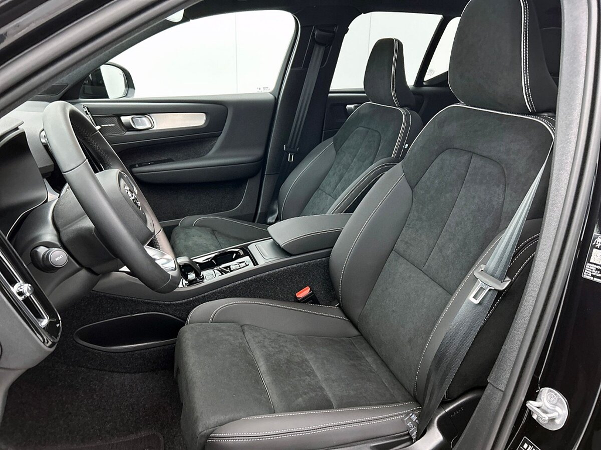 46591412 volvo xc40 xc40 b4 plus black edition lounge pack voorraad 32