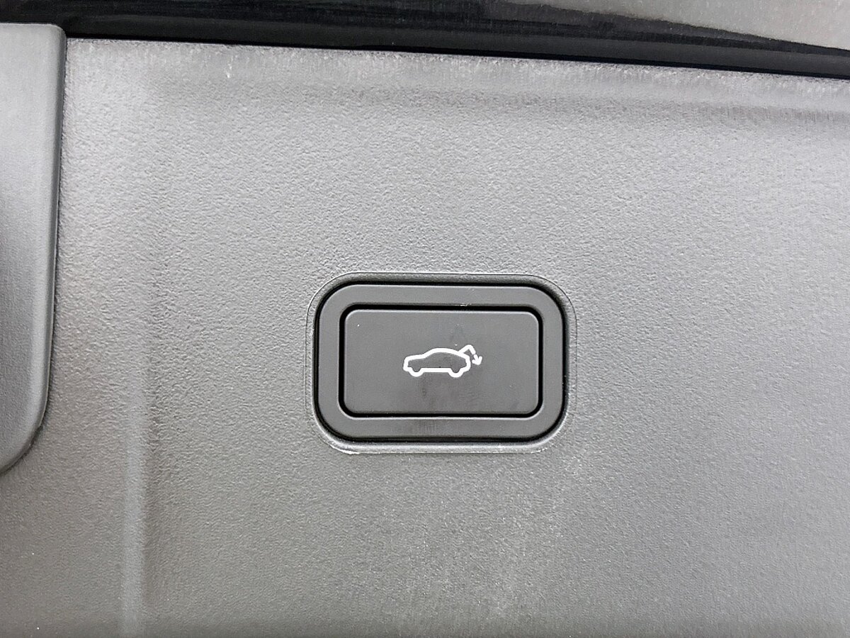 47120059 lynk co 08 1 5 more 345 pk 200km phev full option dealer demo 21