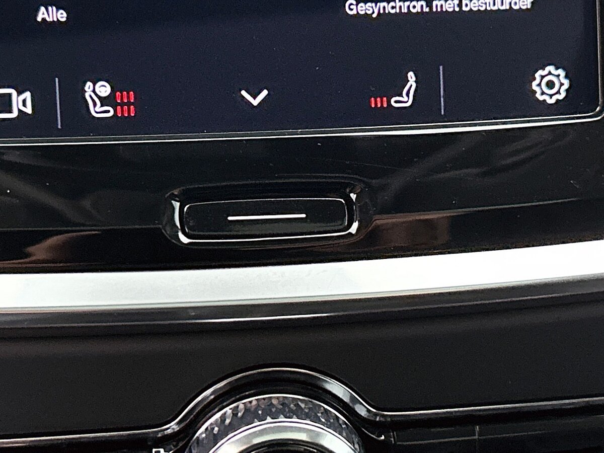 49250153 volvo v60 2 0 t8 awd ultra dark trekhaak panorama dak leder 8 02