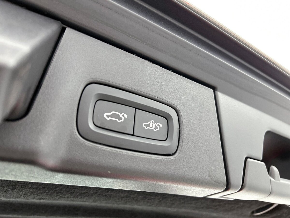 49296312 volvo v90 b4 inscription panoramadak 54