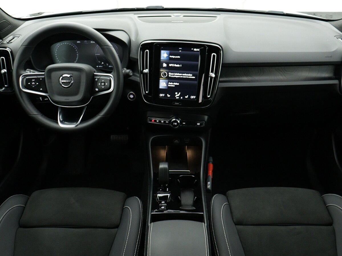 43882038 volvo xc40 1 5 t4 plus dark 5 02