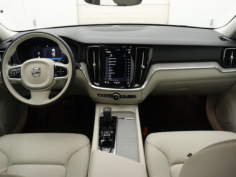44271025 volvo v60 2 0 b5 cross country awd 6 03