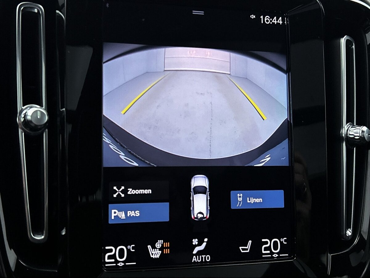 45493404 volvo xc40 1 5 t4 recharge r design panoramadak 37