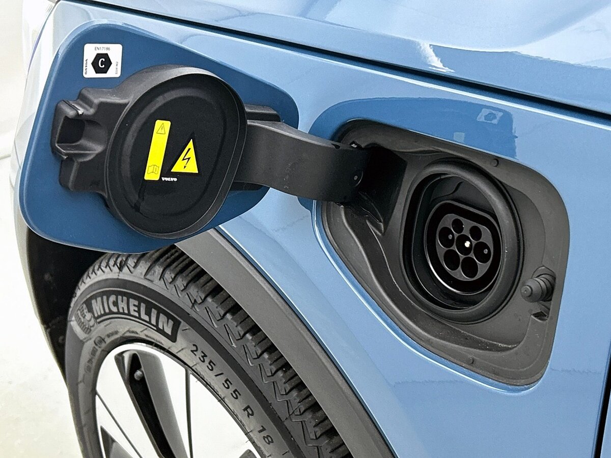 47258731 volvo xc40 xc40 t4 plus bright memorystoelen climate pack 5461c7