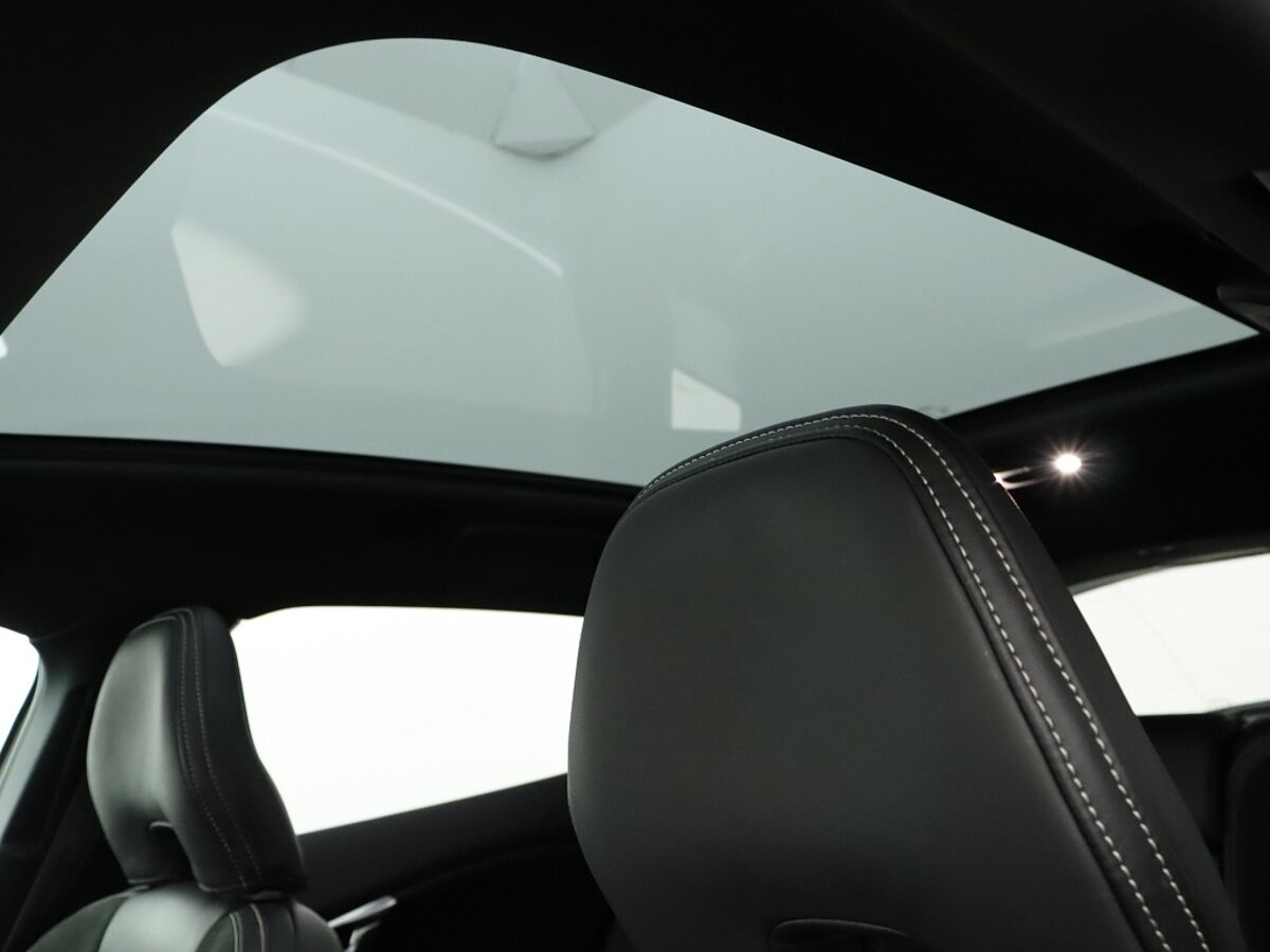 36007830 volvo v40 1 5 t3 polar sport panorama dak navigatie pdc 79