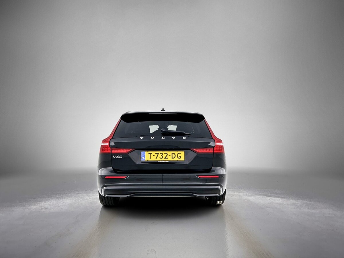 45216804 volvo v60 2 0 b3 plus dark 3 03